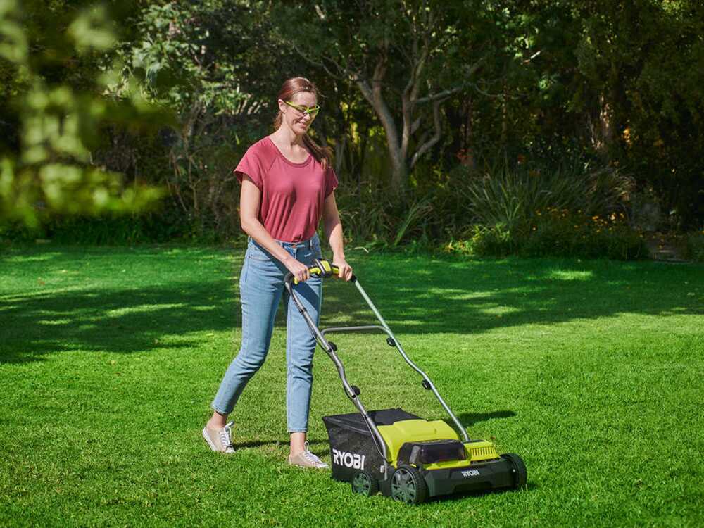 RYOBI RY18SFX35A-240 Akku-Vertikutierer  - 18V - 2x4Ah