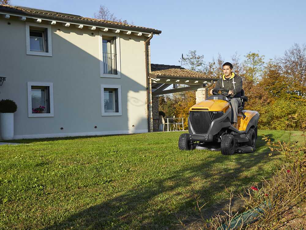 Stiga Estate 7122 W – Benzin-Rasentraktor – Motor ST 650